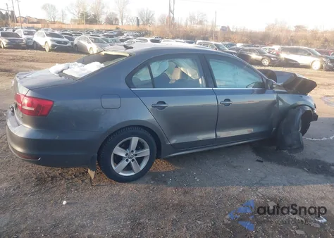 2015 Volkswagen Jetta 2.0L Tdi Se z USA, uszkodzony, nr VIN 3VWLA7AJXFM402962